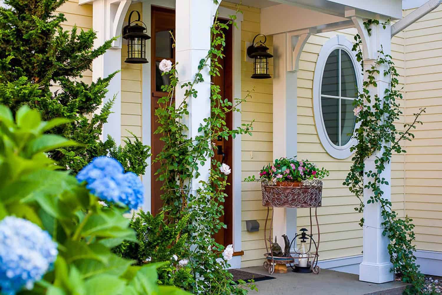 Posts, Gates, or Accent Feature